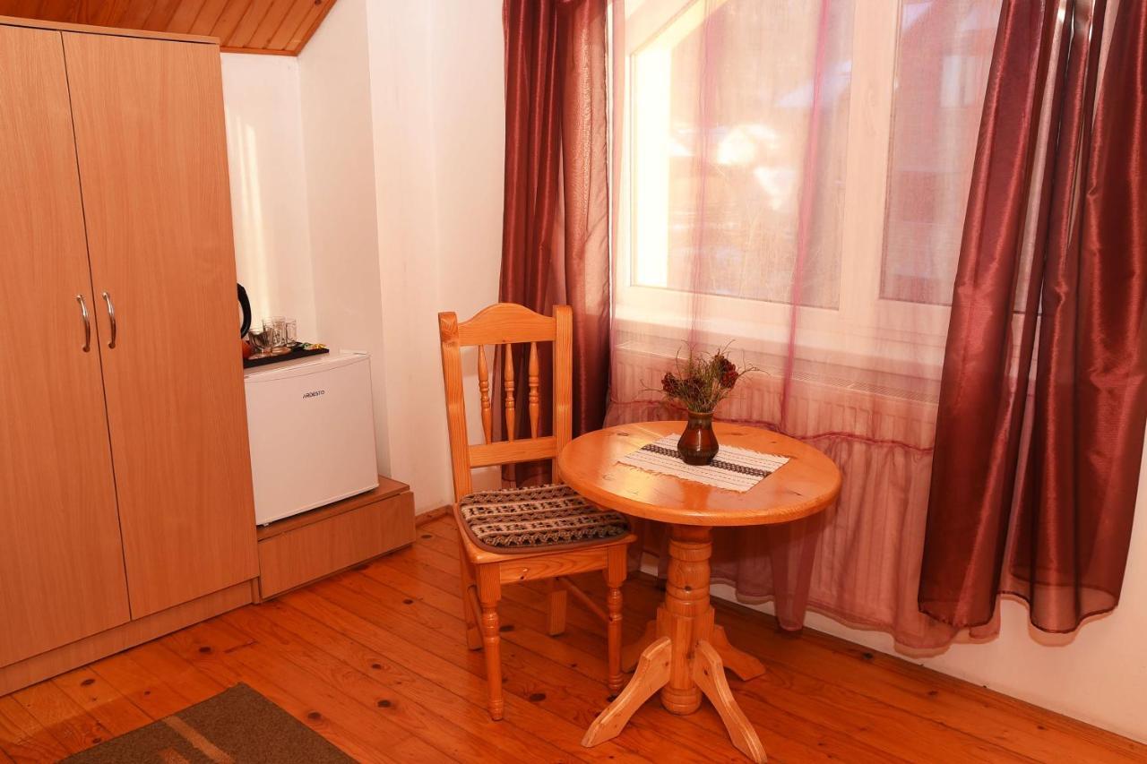 Oskolok Dovbusha Mini-Hotel Yaremche Dış mekan fotoğraf