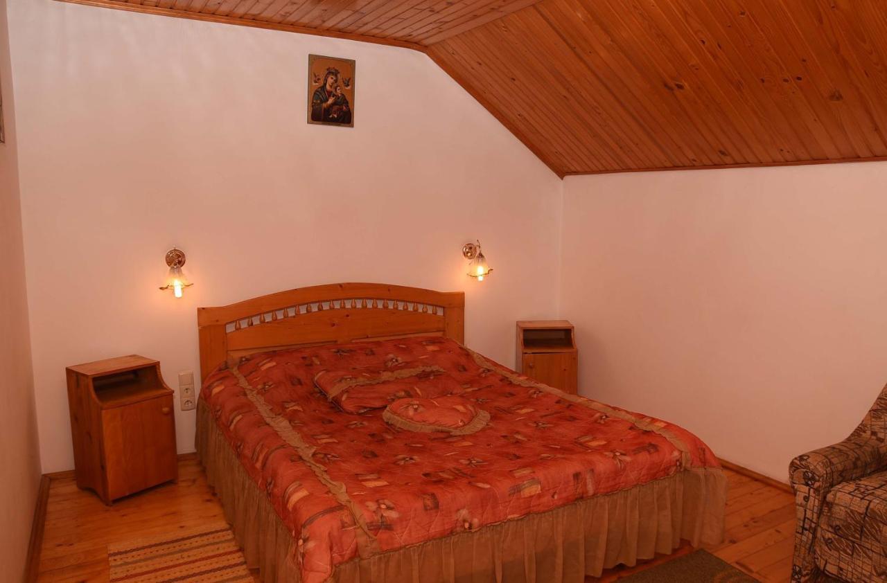 Oskolok Dovbusha Mini-Hotel Yaremche Dış mekan fotoğraf