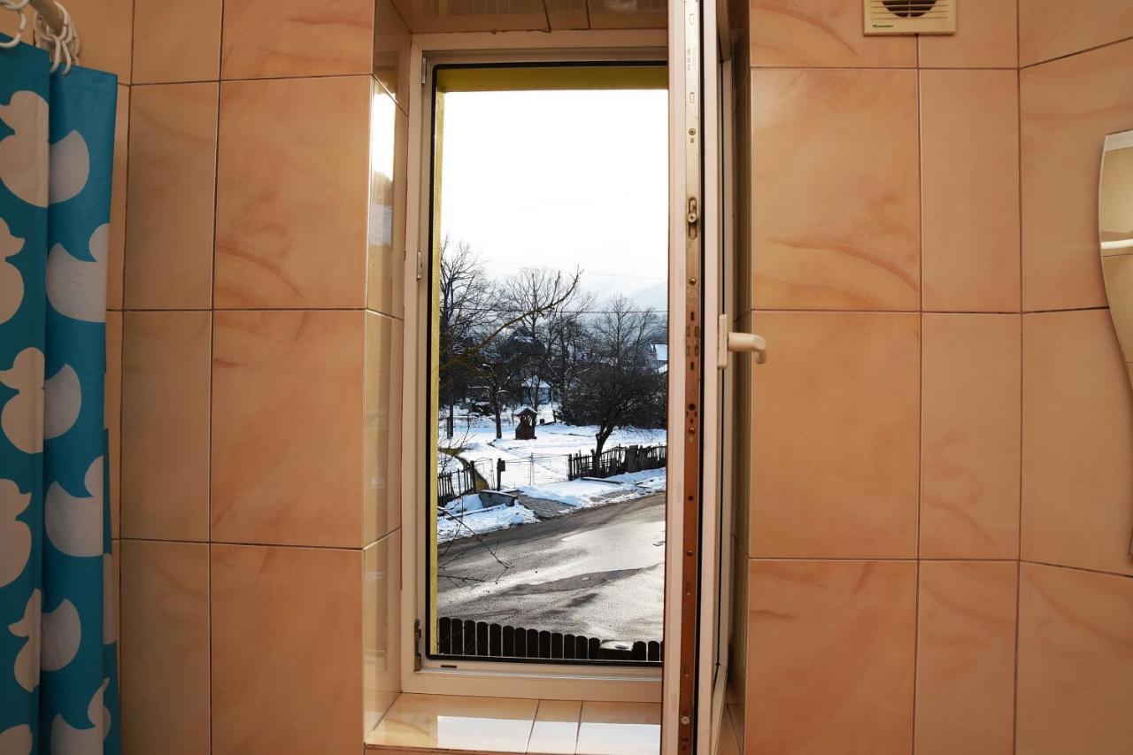 Oskolok Dovbusha Mini-Hotel Yaremche Dış mekan fotoğraf